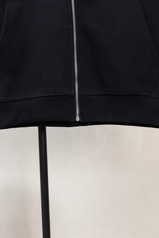 クロムハーツ パールがあしらわれた十字架の刺繍りフード付きジップアップスウェットシャツ