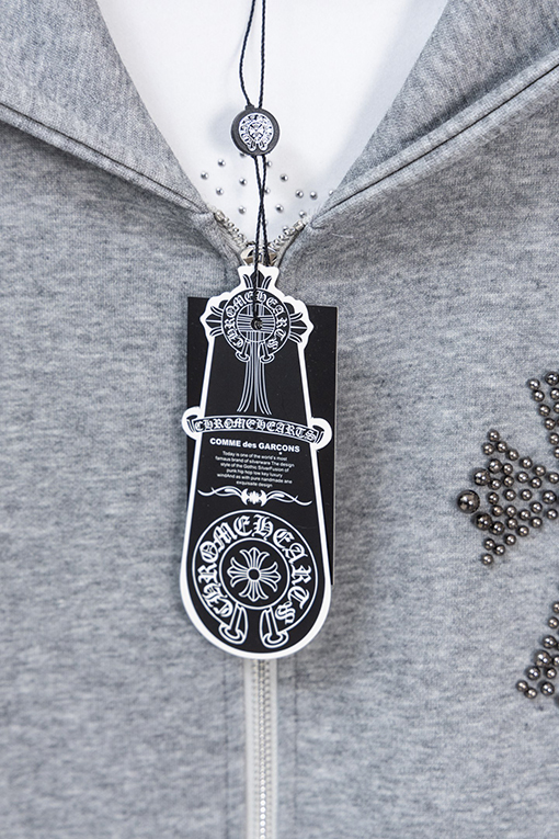 クロムハーツ パールがあしらわれた十字架の刺繍りフード付きジップアップスウェットシャツ