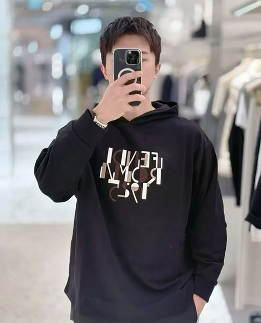 フェンディスーパーコピー レタープリントパーカー