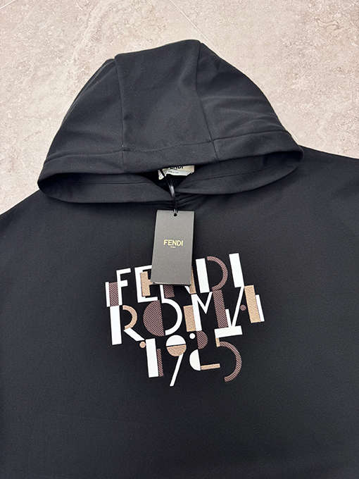 フェンディスーパーコピー レタープリントパーカー
