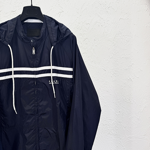 プラダコピー 取り外し可能なフード付きナイロンジャケット