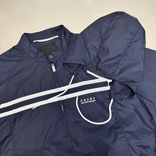 プラダコピー 取り外し可能なフード付きナイロンジャケット
