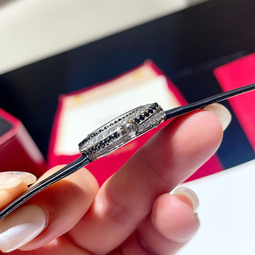 カルティエスーパーコピー クッション型ジュエリーウォッチ腕時計