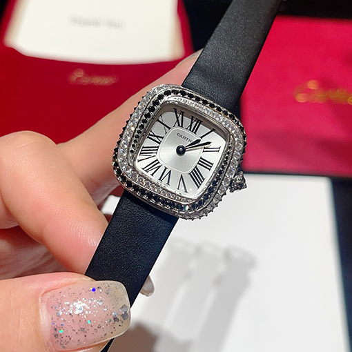 カルティエスーパーコピー クッション型ジュエリーウォッチ腕時計