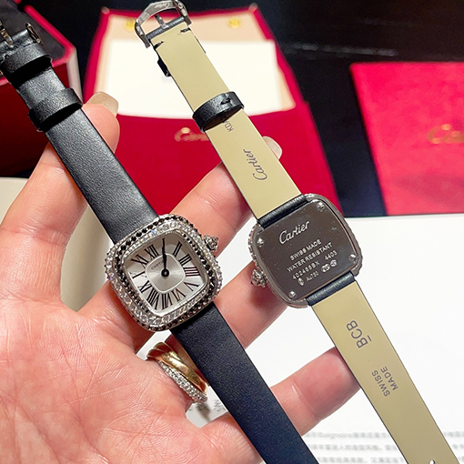 カルティエスーパーコピー クッション型ジュエリーウォッチ腕時計