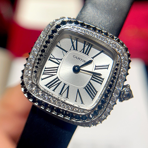 カルティエスーパーコピー クッション型ジュエリーウォッチ腕時計