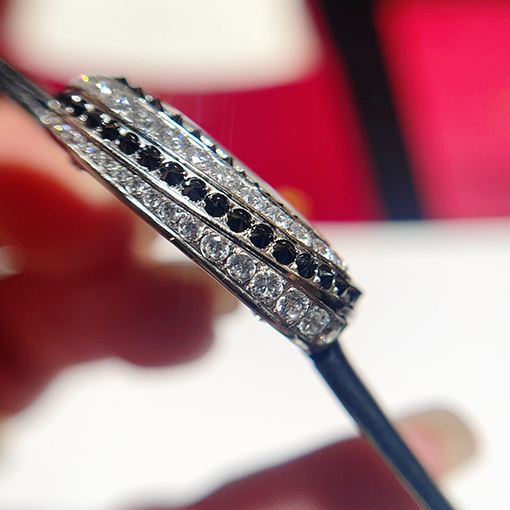 カルティエスーパーコピー クッション型ジュエリーウォッチ腕時計