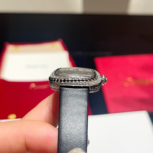 カルティエスーパーコピー クッション型ジュエリーウォッチ腕時計