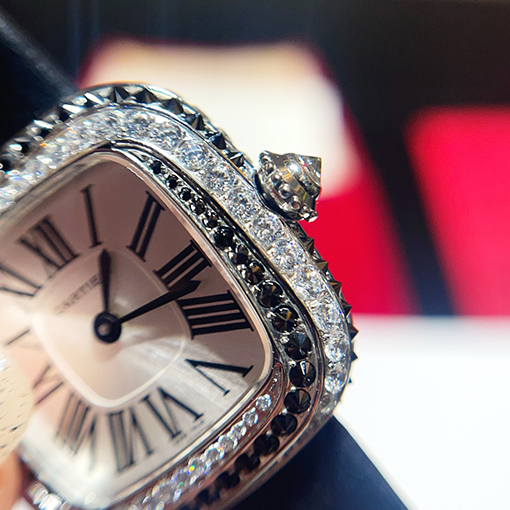 カルティエスーパーコピー クッション型ジュエリーウォッチ腕時計