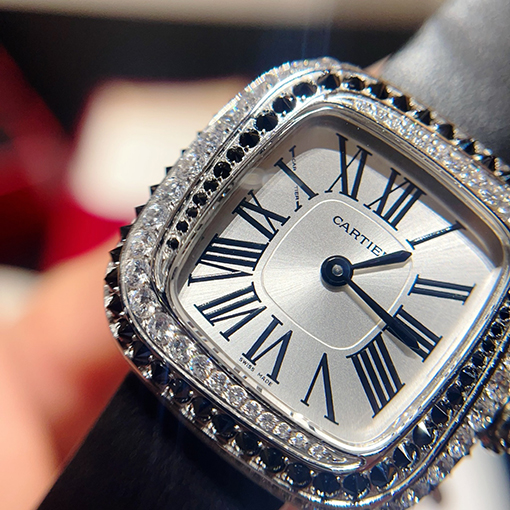 カルティエスーパーコピー クッション型ジュエリーウォッチ腕時計