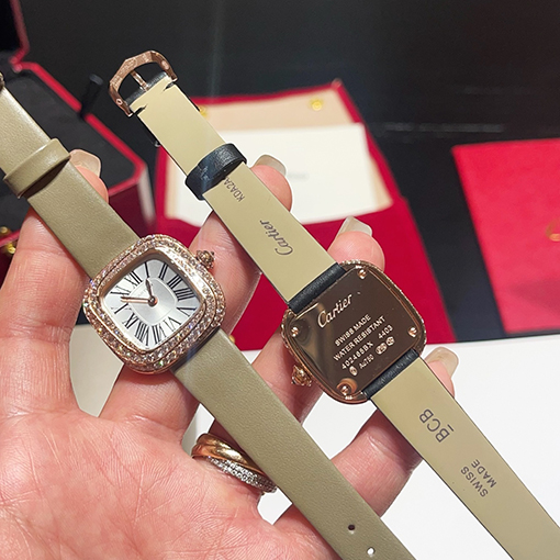 カルティエスーパーコピー クッション型ジュエリーウォッチ腕時計