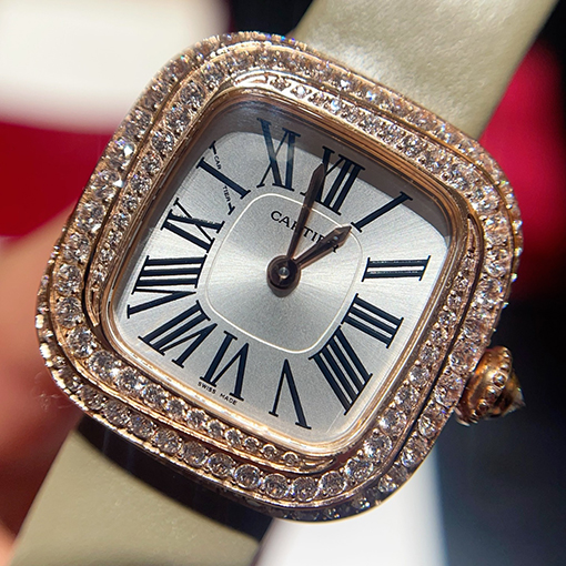 カルティエスーパーコピー クッション型ジュエリーウォッチ腕時計