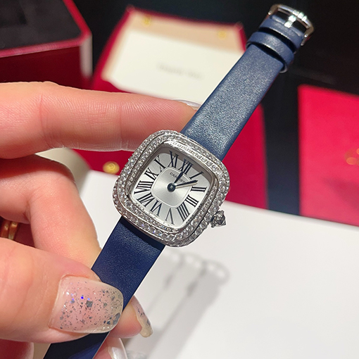 カルティエスーパーコピー クッション型ジュエリーウォッチ腕時計