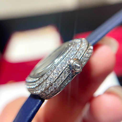 カルティエスーパーコピー クッション型ジュエリーウォッチ腕時計