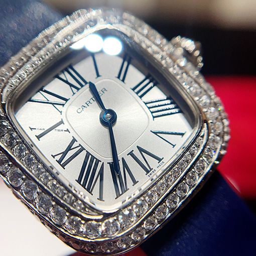 カルティエスーパーコピー クッション型ジュエリーウォッチ腕時計