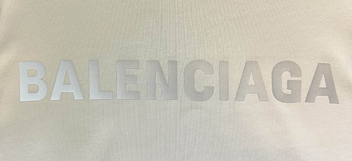 バレンシアガコピー Balenciaga 反射ロゴプリント入り半袖Tシャツ