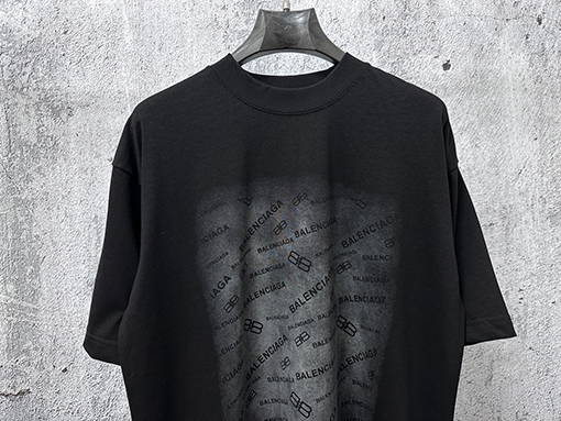 バレンシアガ Balenciaga グラデーションロゴプリント半袖Tシャツ
