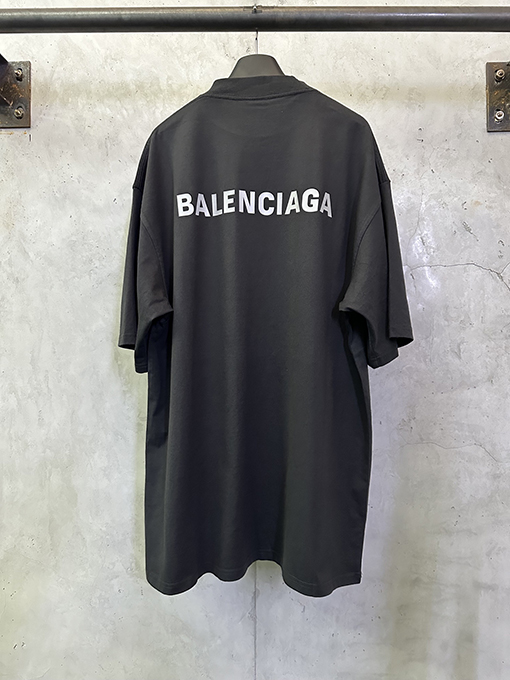 バレンシアガコピー Balenciaga 反射ロゴプリント入り半袖Tシャツ