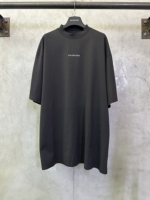 バレンシアガコピー Balenciaga 反射ロゴプリント入り半袖Tシャツ