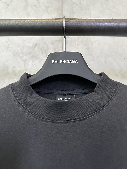 バレンシアガコピー Balenciaga 反射ロゴプリント入り半袖Tシャツ
