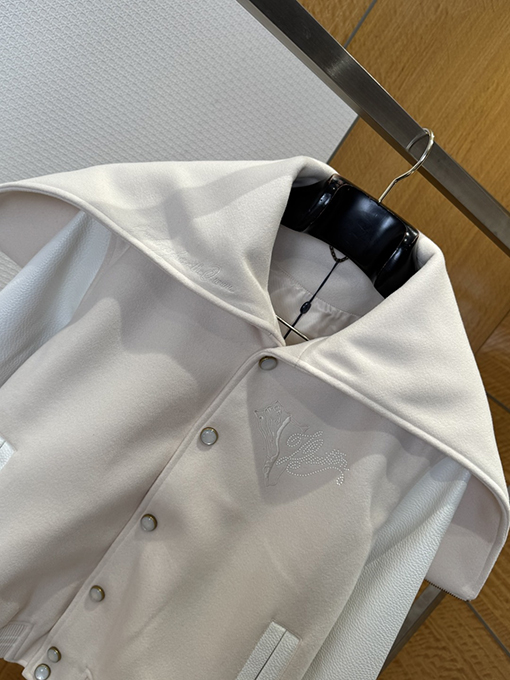 ルイヴィトン ジッパー付きパーカーとパッチワークベースボールジャケット