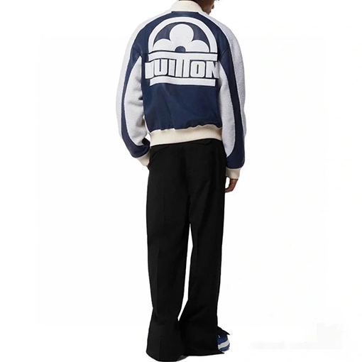 ルイヴィトン 花柄の文字ロゴが入ったベースボールジャージ