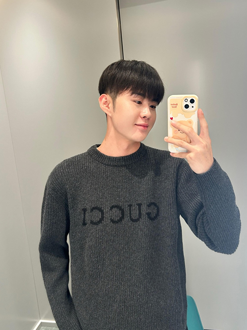 グッチコピー GUCCI カシミヤのインターシャ編みレターロゴクルーネックセーター