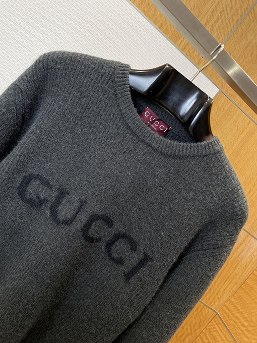 グッチコピー GUCCI カシミヤのインターシャ編みレターロゴクルーネックセーター