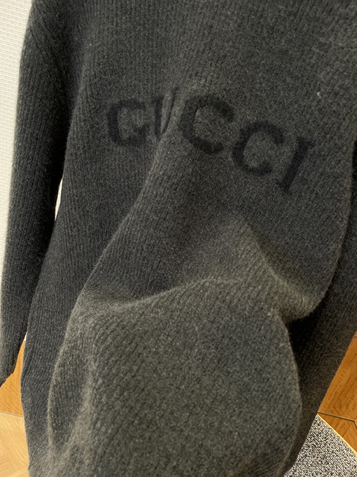 グッチコピー GUCCI カシミヤのインターシャ編みレターロゴクルーネックセーター