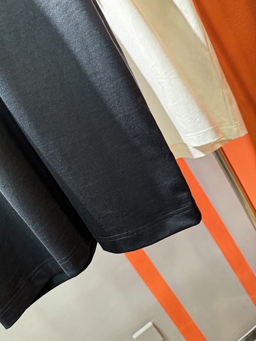 プラダブランドコピー PRADA 新モデルロゴ入り襟の半袖Tシャツ