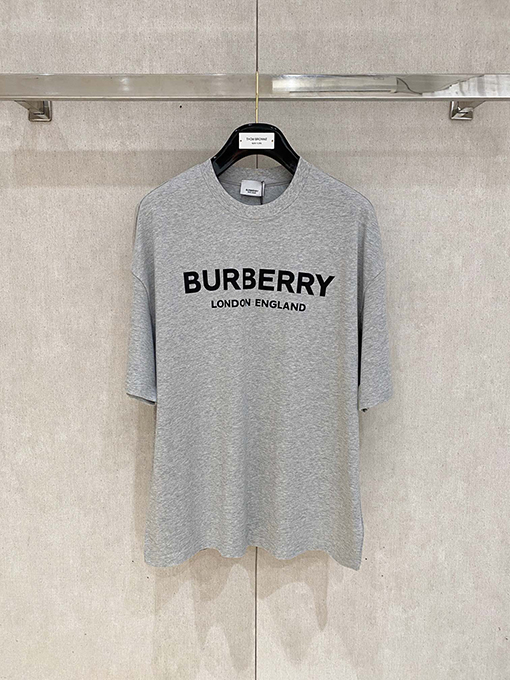 バーバリー Burberry クラシックのコットン製レタープリント半袖Tシャツ