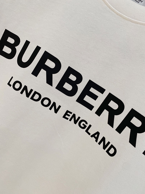 バーバリー Burberry クラシックのコットン製レタープリント半袖Tシャツ