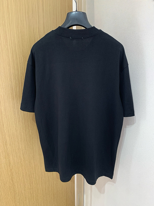 フェンディ 前面にロゴがプリントされた半袖Tシャツ