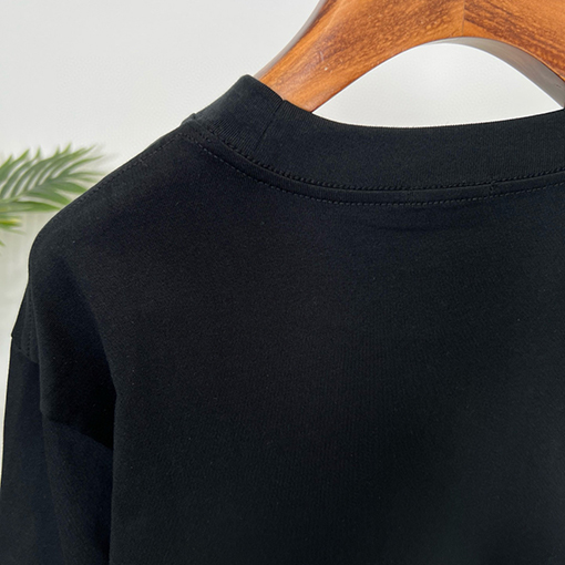 モンクレールコピー Moncler 新作フロッキーレタープリント入りピュアコットン半袖Tシャツ