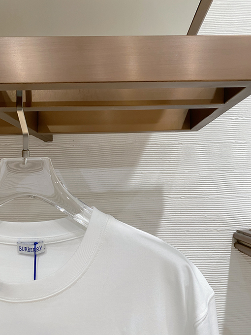 バーバリー Burberry 春夏コレクション 半袖Tシャツ