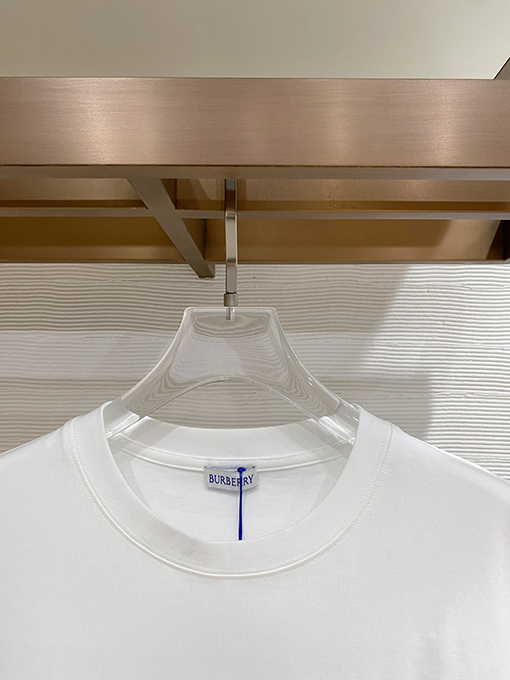 バーバリー Burberry 春夏コレクション 半袖Tシャツ