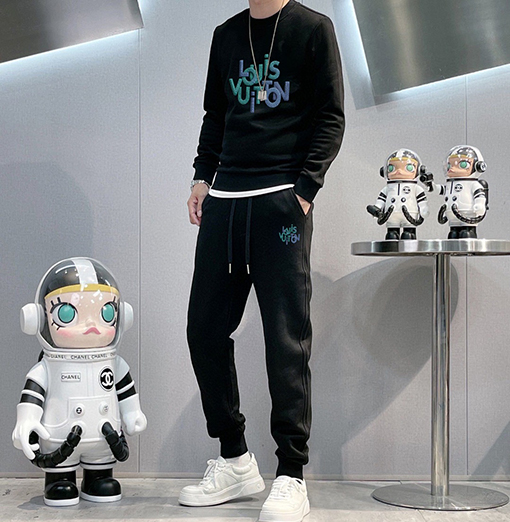 ルイヴィトン LOUIS VUITTON 人気のクルーネックのスウェットシャツとパンツのセット