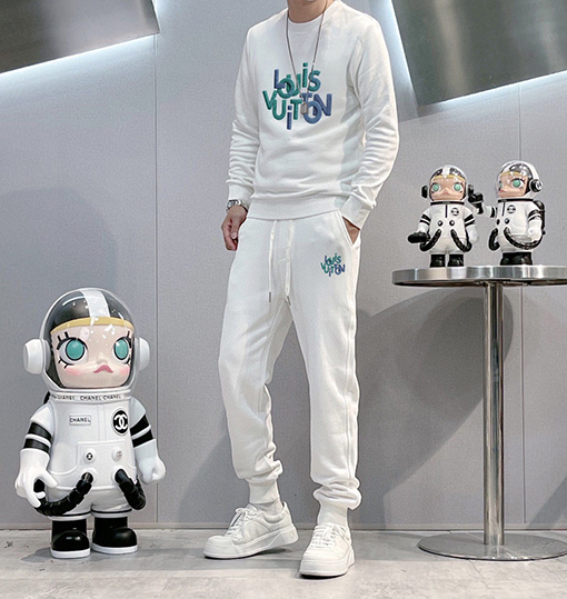 ルイヴィトン LOUIS VUITTON 人気のクルーネックのスウェットシャツとパンツのセット