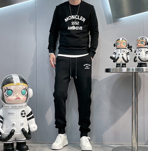 モンクレールコピー Moncler 新モデル人気のクルーネックのスウェットシャツとパンツのセット