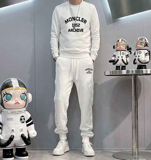 モンクレールコピー Moncler 新モデル人気のクルーネックのスウェットシャツとパンツのセット