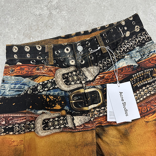 アクネストゥディオズ 3D プリントジーンズ