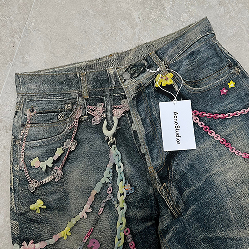 アクネストゥディオズ チェーンストレートレッグジーンズ