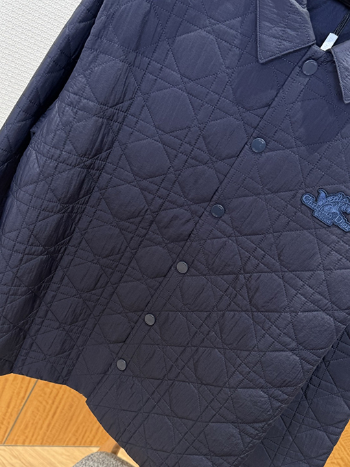 ディオール スズランのロゴ入りシングルブレストラペルジャケット