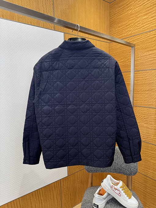 ディオール スズランのロゴ入りシングルブレストラペルジャケット