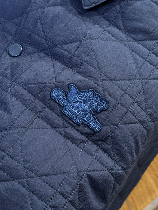 ディオール スズランのロゴ入りシングルブレストラペルジャケット