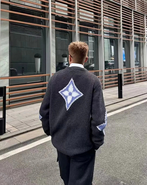 ルイヴィトンコピー LV 四つ葉のクローバー柄ニットクルーネックセーター