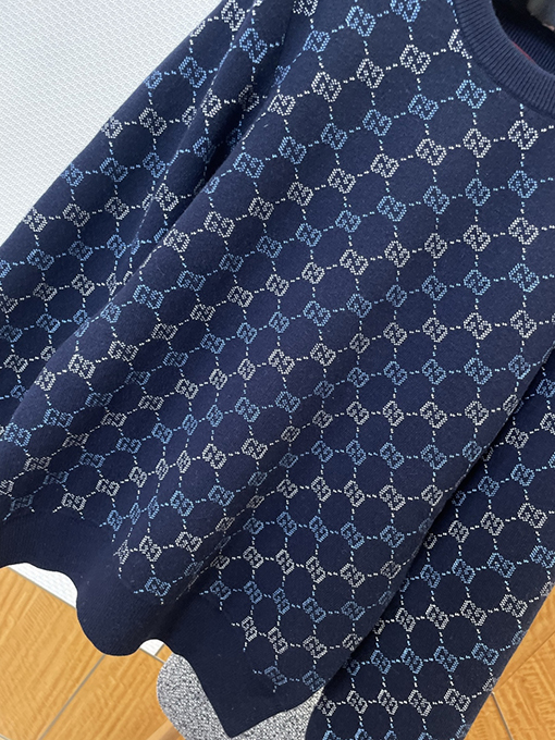 グッチスーパーコピー 全面ジャカード織りのクルーネックセーター