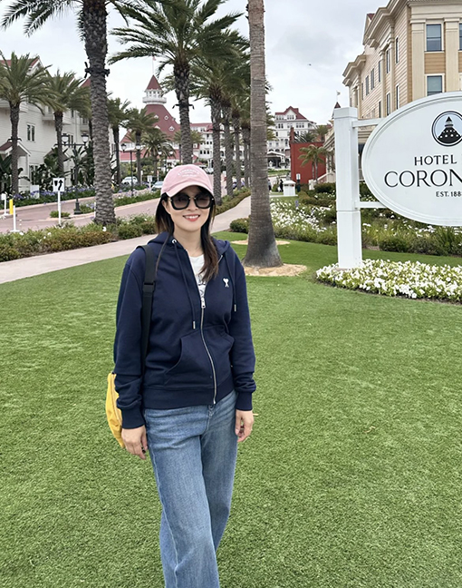 アミ 刺繍りジッパー付きフード付きスウェットシャツジャケット