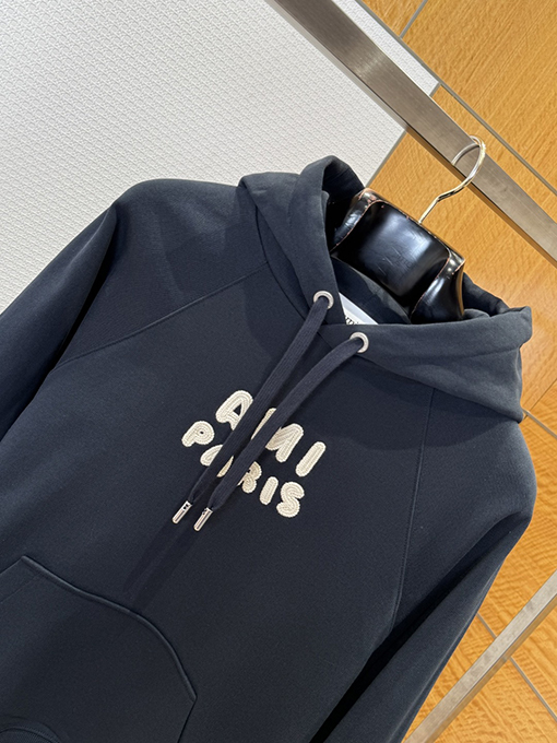 アミリコピー AMI PARIS 織り文字ロゴ入りパーカー