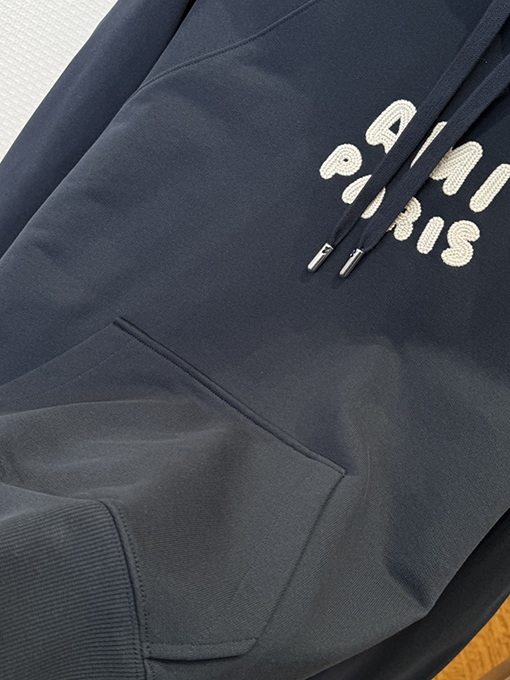 アミリコピー AMI PARIS 織り文字ロゴ入りパーカー